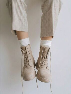 Streetwear Society Beige Lace-Up Boots
